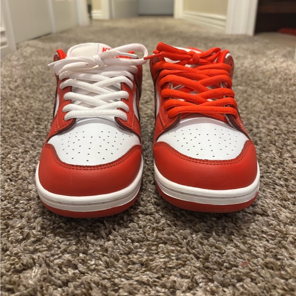 Kings Play Dunks - Picture 2 of 4